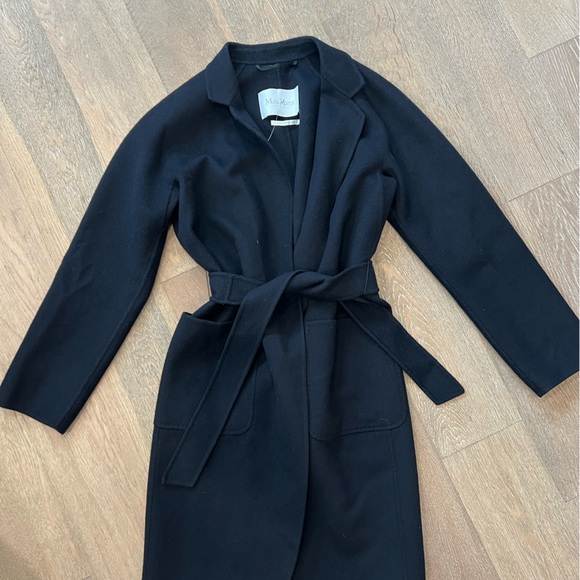 Max Mara belted jacket 100% wool - Picture 9 of 15